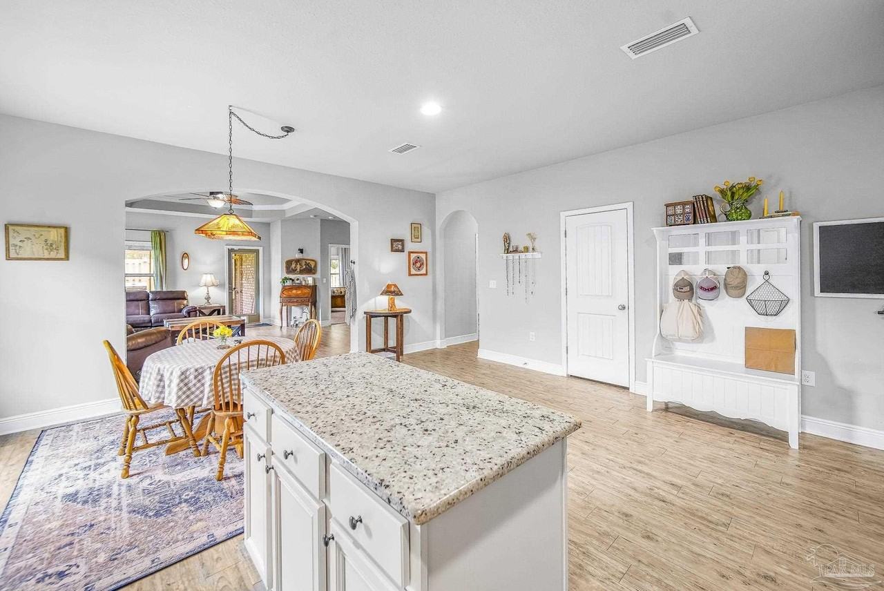 2544 Caldwell Cir - Photo 6 of 28