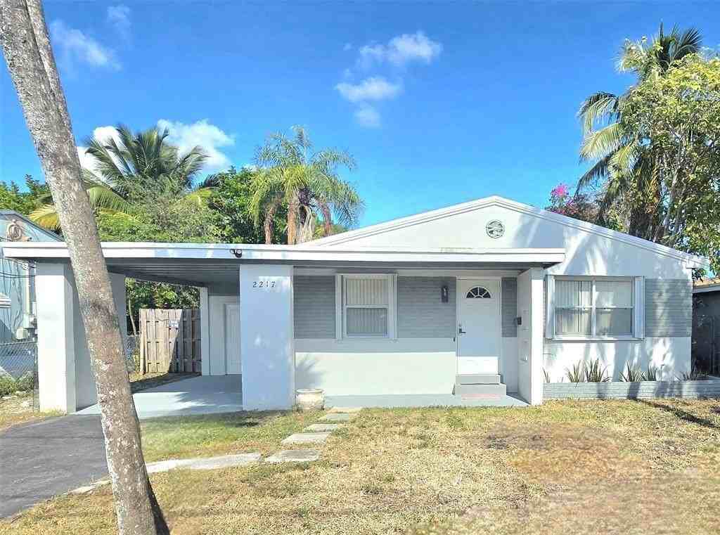 2217 Grant St - Photo 2 of 18