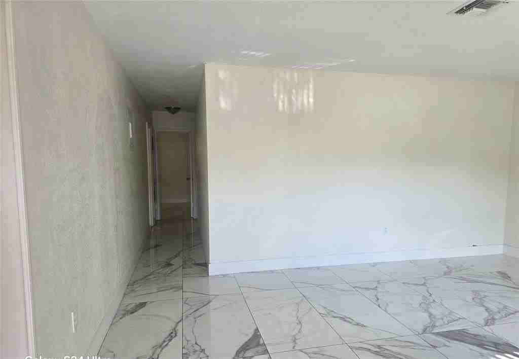 2217 Grant St - Photo 4 of 18