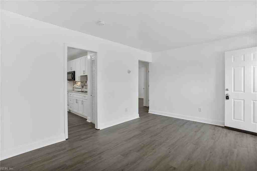 8858 Smithfield Apts Ln - Photo 5 of 21