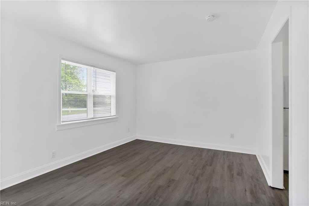 8858 Smithfield Apts Ln - Photo 7 of 21