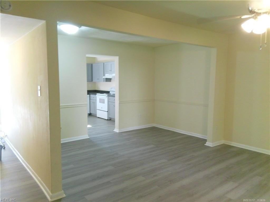 5648 Caxton Court - Photo 6 of 13