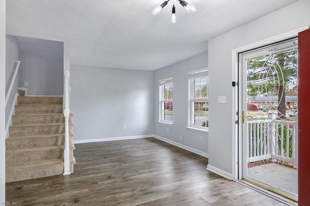 4515 Westborough Dr - Photo 4 of 45