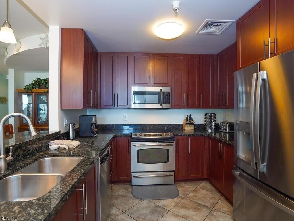 3738 Sandpiper Rd #B109 - Photo 4 of 16