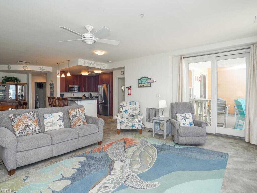 3738 Sandpiper Rd #B109 - Photo 7 of 16