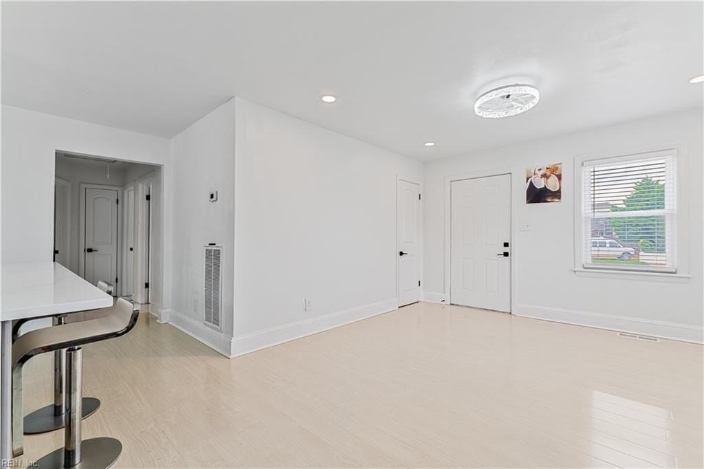 1933 E Ocean View Ave - Photo 5 of 27