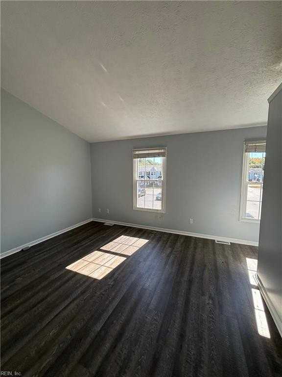 119 Sterling Court - Photo 4 of 23