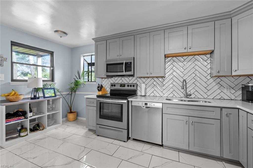 1622 Bill Street - Photo 4 of 30