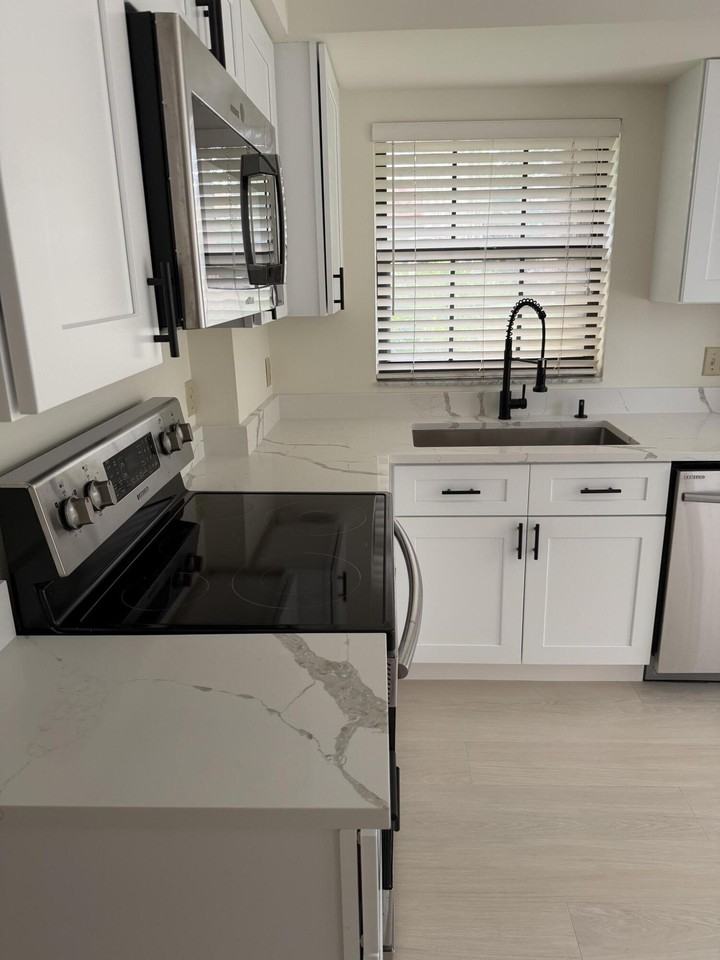 13505 Fountain View Blvd - Photo 5 of 18