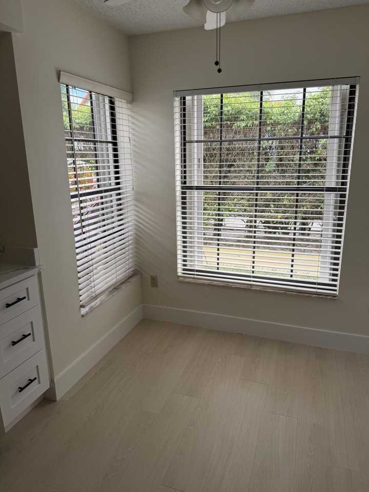 13505 Fountain View Blvd - Photo 7 of 18