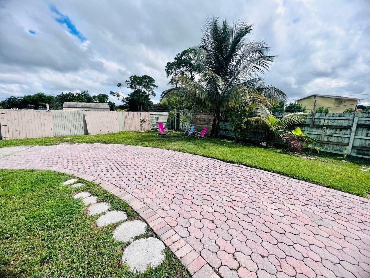 1501 Meridian Rd - Photo 2 of 12