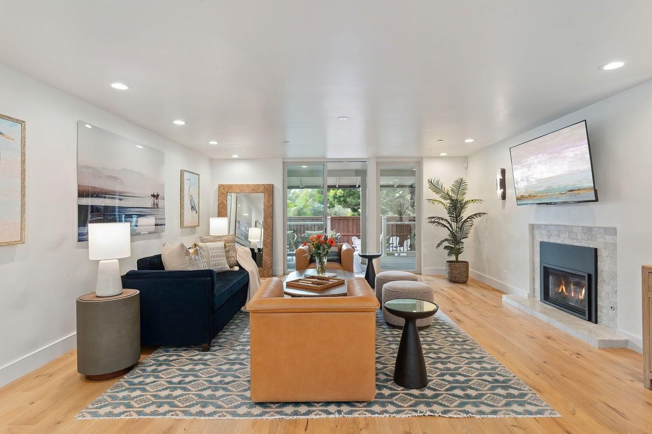 1126 Hill Rd - Photo 4 of 43