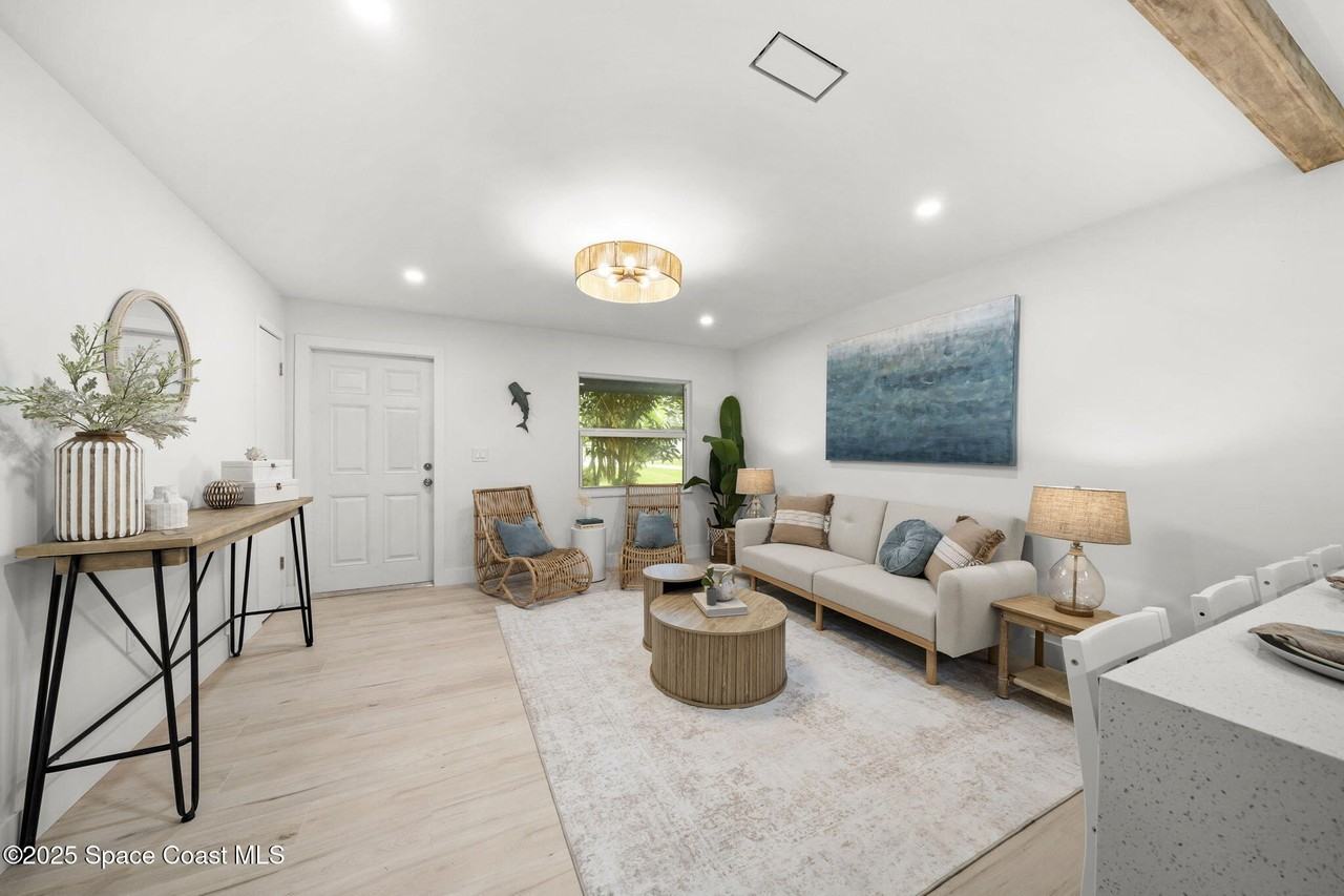 325 Eva St Ne - Photo 2 of 17