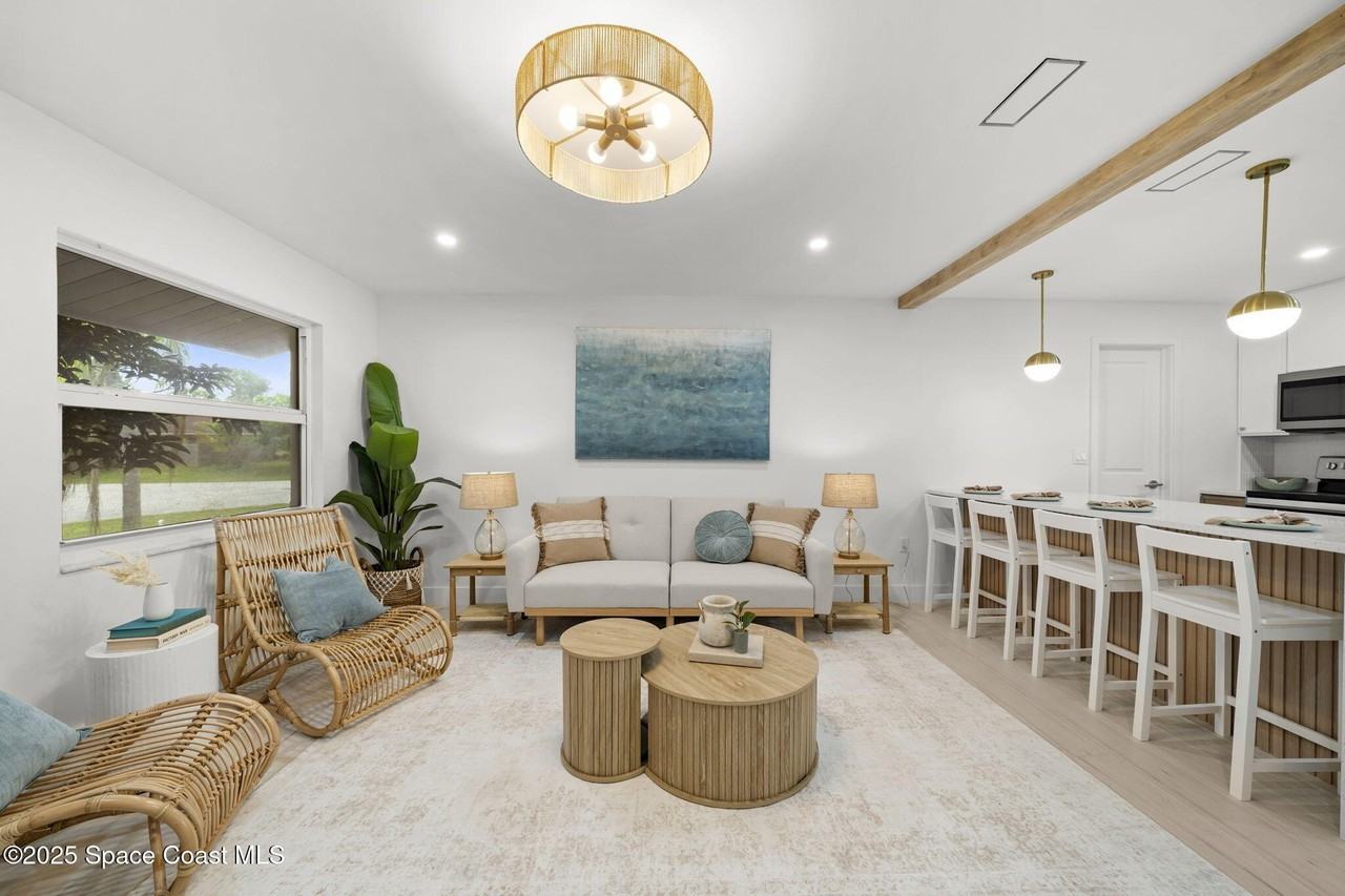 325 Eva St Ne - Photo 4 of 17