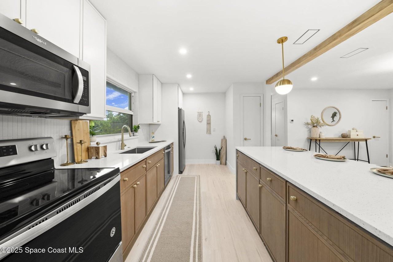 325 Eva St Ne - Photo 6 of 17