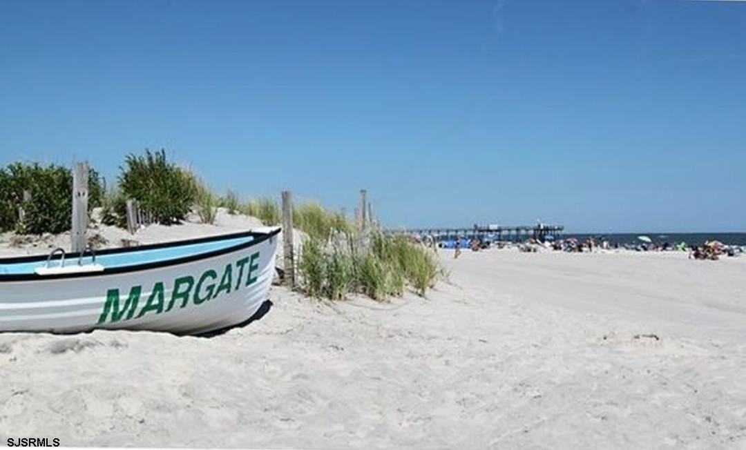 425 N Kenyon Ave - Photo 2 of 18