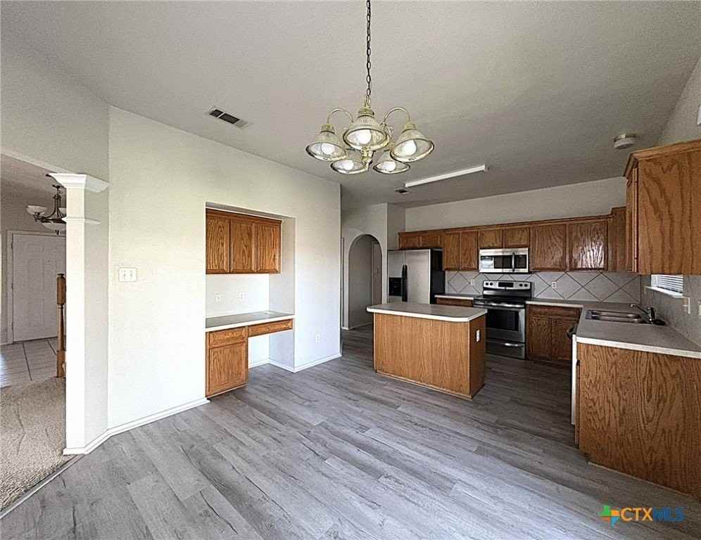 2313 Modoc Dr - Photo 4 of 34