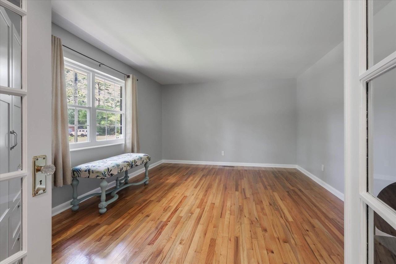 1917 Sharon Rd - Photo 7 of 47