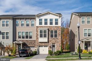 featured image of 7112 Yamhill Way