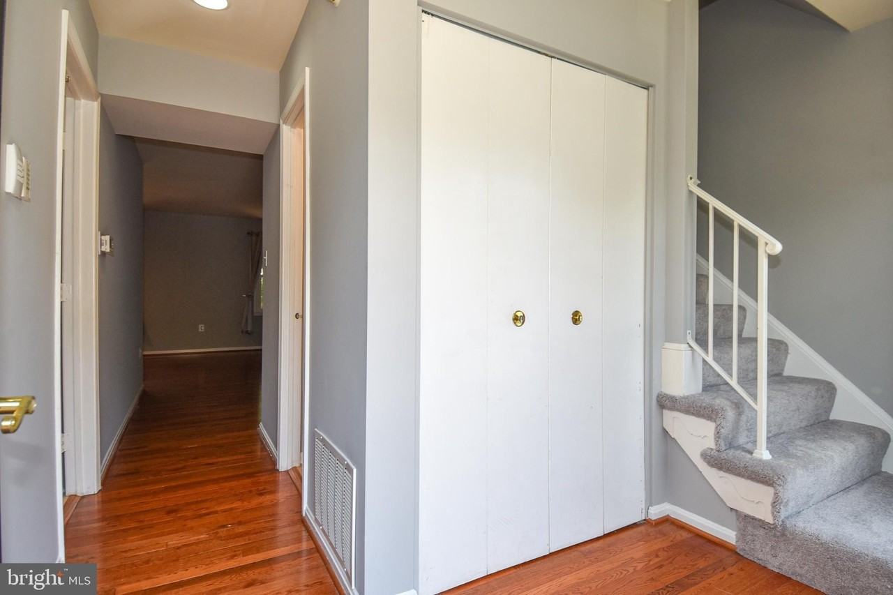 14 Fenceline Dr - Photo 3 of 34