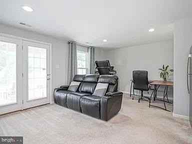 40 Village Green Ln - Photo 6 of 13