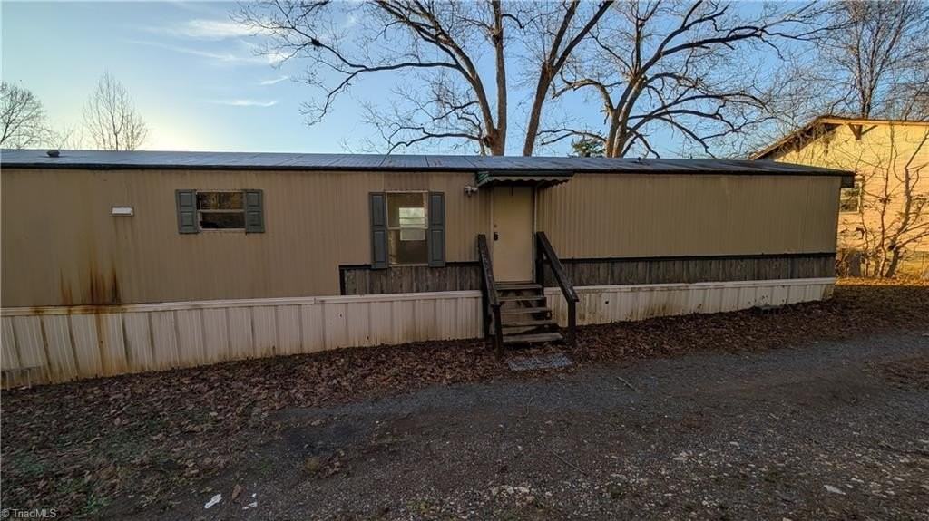 5260 Brookgreen Rd - Photo 3 of 15