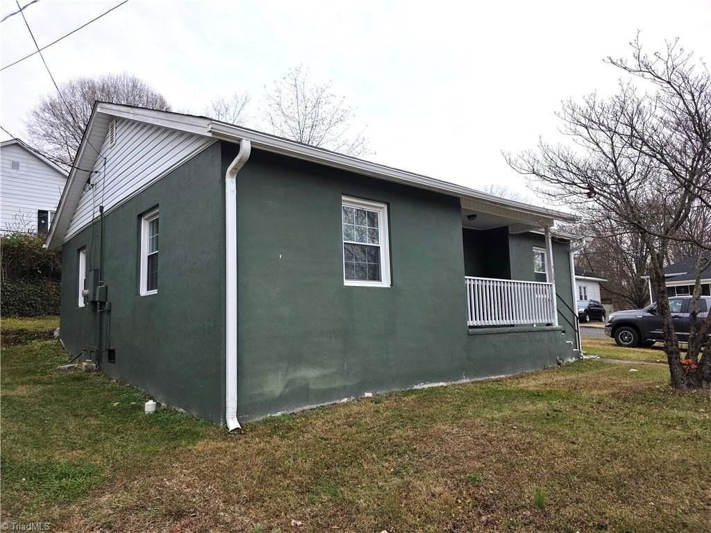 902 N South St - Photo 2 of 9