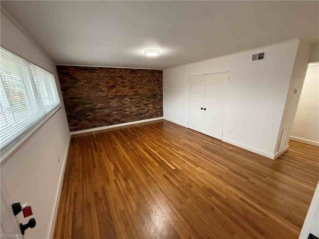 222 N Hawthorne Rd #D - Photo 2 of 11