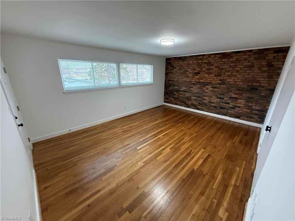 222 N Hawthorne Rd #D - Photo 3 of 11