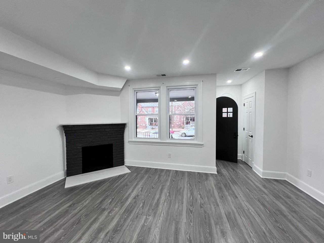 216 Jefferson St Nw ##A - Photo 2 of 36