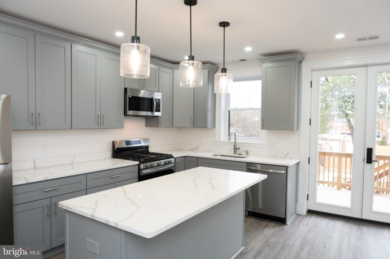 216 Jefferson St Nw ##A - Photo 3 of 36