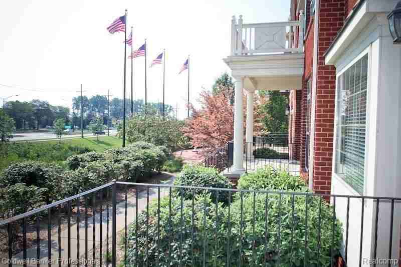 1582 Devon Ln - Photo 2 of 25