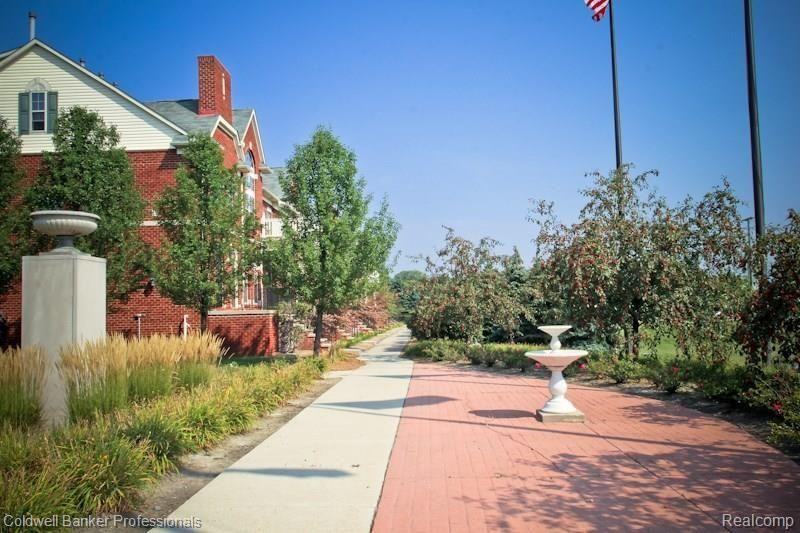 1582 Devon Ln - Photo 3 of 25