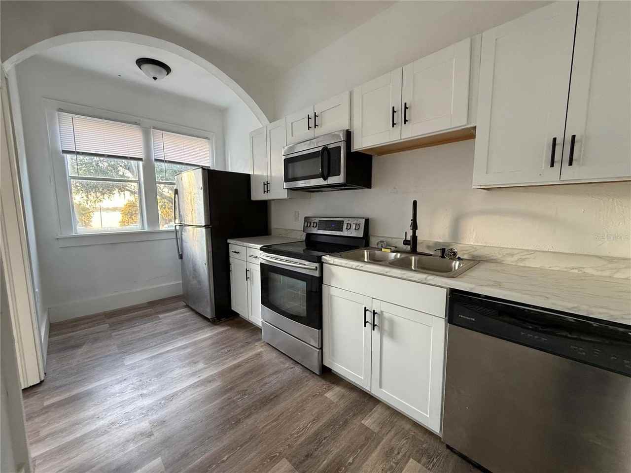 730 W Central Ave - Photo 2 of 16