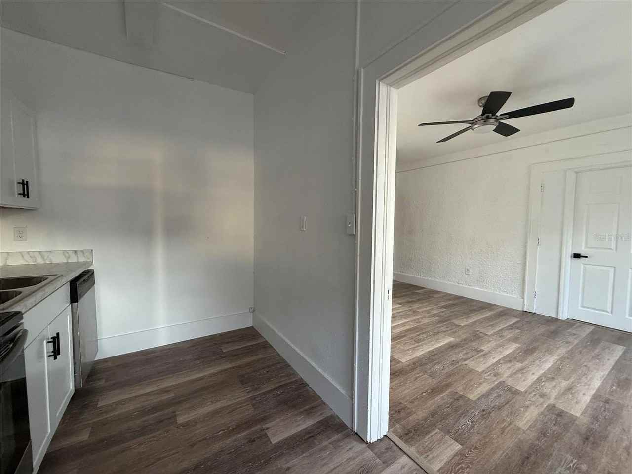 730 W Central Ave - Photo 4 of 16