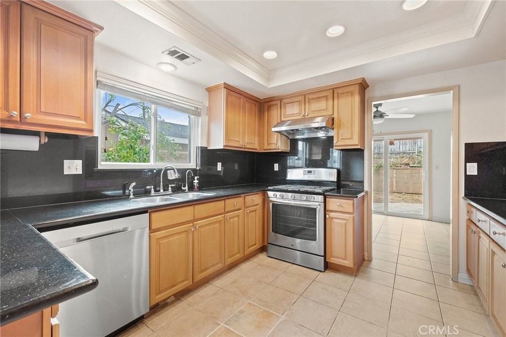 901 Joyce Drive - Photo 2 of 18