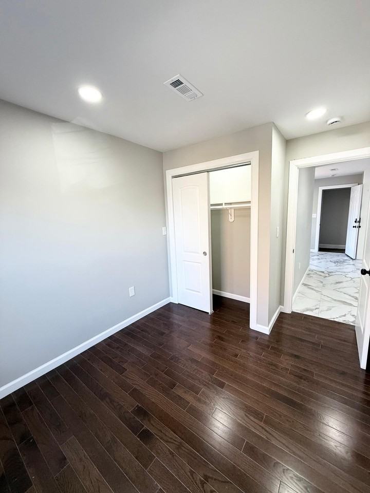 41 Howe St - Photo 4 of 9