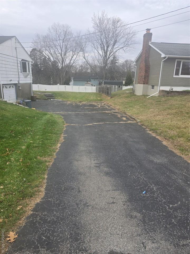 21 Carriage Drive - Photo 3 of 15