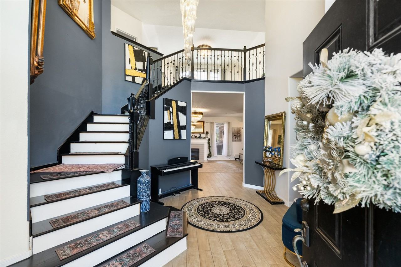 11939 Painted Canyon Dr - Photo 2 of 23