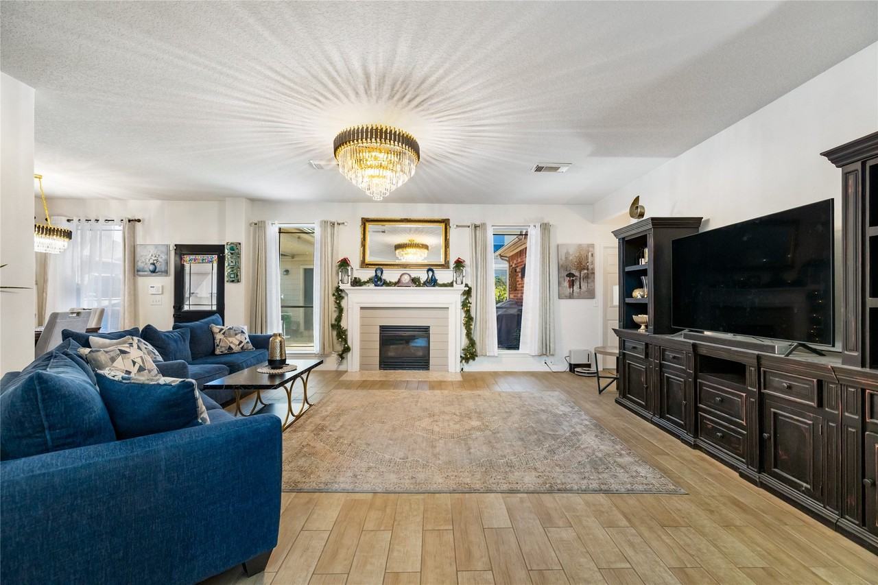 11939 Painted Canyon Dr - Photo 4 of 23