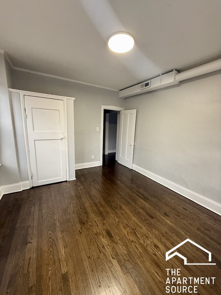 1030 E Hyde Park Blvd #2 - Photo 6 of 26