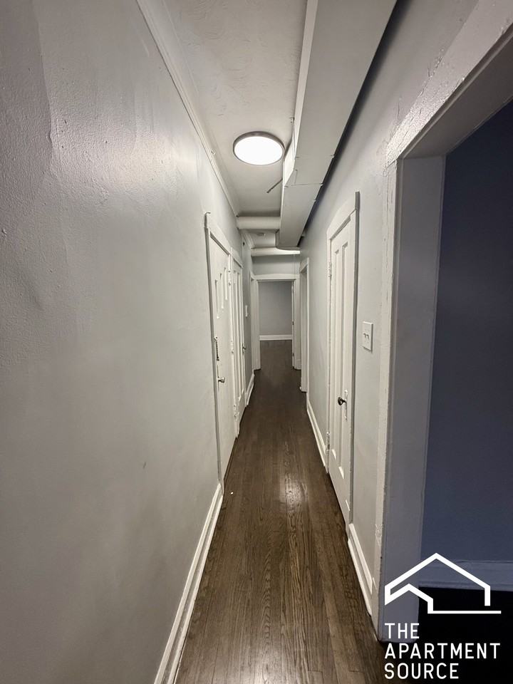 1030 E Hyde Park Blvd #2 - Photo 7 of 26