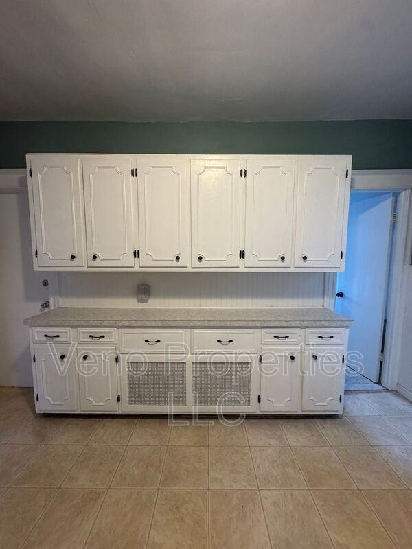 305 Altamont Ave - Photo 3 of 14