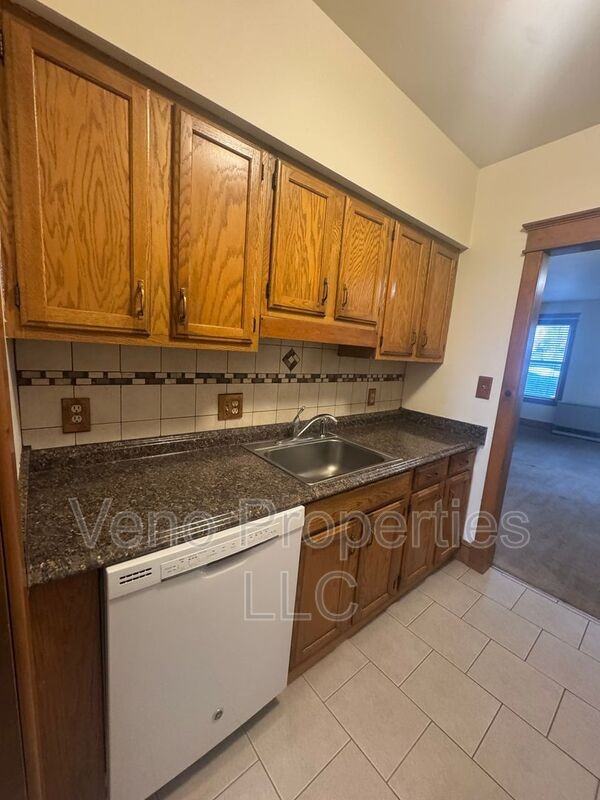 72 Park Ave #2 - Photo 3 of 10