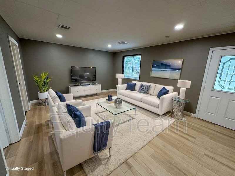 8709 Pine Road - Photo 2 of 10