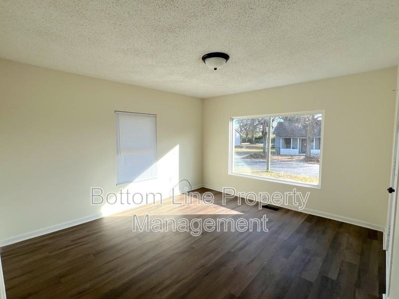 118 Nat Barber Ave - Photo 3 of 14