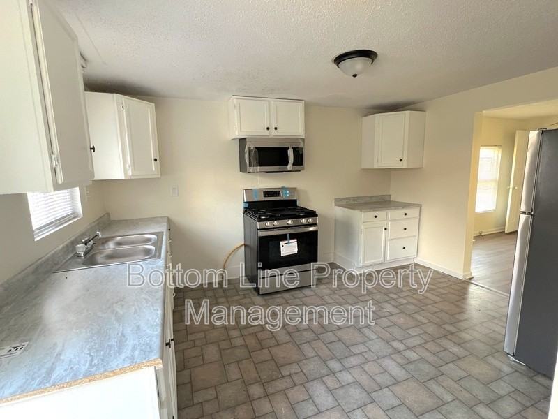 118 Nat Barber Ave - Photo 6 of 14