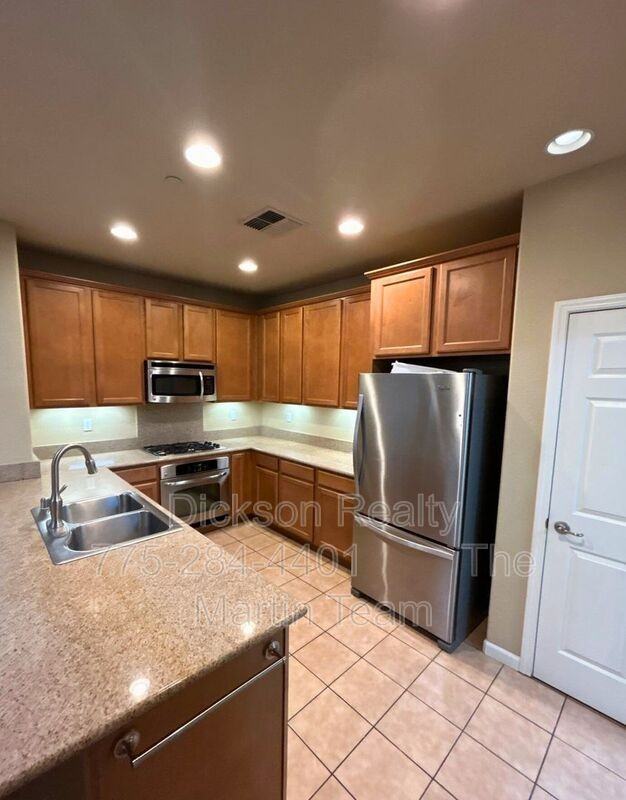 1828 Wind Ranch Rd #B - Photo 3 of 22