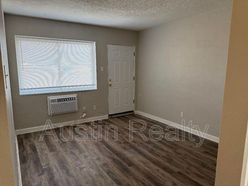 8025 Gravois Rd - Photo 3 of 8