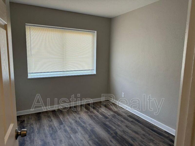 8025 Gravois Rd - Photo 5 of 8